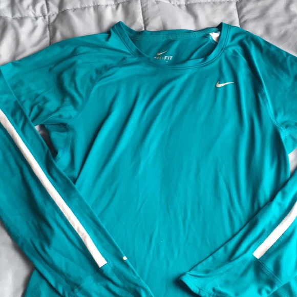 Nike Dri-Fit Top - Picture 1 of 3